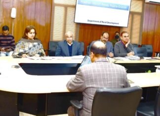 Uttarakhand:-मुख्य सचिव ने की प्रधानमंत्री ग्राम सड़क योजना के तहत किए जा रहे कार्यों की समीक्षा अधिकारियों को दिए जरूरी निर्देश