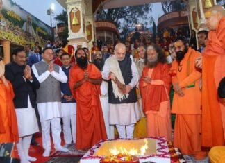 Rishikesh:-परमार्थ निकेतन पहुंचे केंद्रीय गृह मंत्री अमित शाह एवं सीएम धामी,गंगा आरती में हुए शामिल,देश-प्रदेश की खुशहाली की की कामना