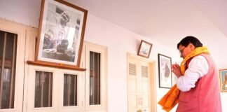 Nainital:-उत्तरायणी पर्व पर कैंची धाम से प्रदेश में “सांस्कृतिक उत्सव“ का हुआ आगाज,सीएम धामी ने श्री राम शिला की साफ सफाई कर की पूजा अर्चना