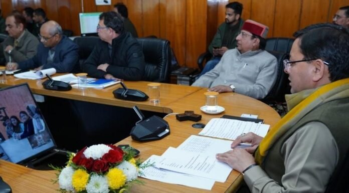 Uttarakhand:-विकसित भारत संकल्प यात्रा के तहत सीएम धामी ने अल्मोड़ा जनपद के लाभार्थियों से किया संवाद कहा-समाज के अंतिम पंक्ति पर खड़े लोगों तक पहुंच रहा योजनाओं का लाभ