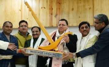 Uttarakhand:-हरिद्वार के किसानों के प्रतिनिधिमण्डलों ने सीएम धामी से की भेंट,राज्य में गन्ना मूल्य में 20 रुपये प्रति क्विंटल वृद्धि करने पर व्यक्त किया आभार