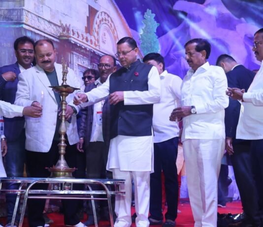 Mumbai Kauthig 2024:-देवभूमि स्पोर्ट्स फाउंडेशन के तत्वावधान में आयोजित मुंबई कौथिग सीजन-15 का सीएम धामी ने किया शुभारंभ कहा-हमारी युवा पीढ़ी अपनी सांस्कृतिक विरासत के विस्तार के लिए आगे आए