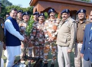 New Year 2024:-सीएम धामी से मिले भारतीय प्रशासनिक सेवा,पुलिस सेवा के वरिष्ठ अधिकारी एवं पुलिस महानिदेशक,नववर्ष की दी शुभकामनाएं