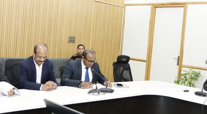 Uttarakhand:-मुख्य सचिव ने की प्रदेश में गौशालाओं के निर्माण की प्रगति की समीक्षा,अधिकारियों को अगले 10 दिन में सड़कों को लावारिस गायों से मुक्त कराने के दिए निर्देश