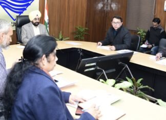 Uttarakhand:-मुख्य सचिव की अध्यक्षता में हुई राज्य गंगा समिति की बैठक,जिलाधिकारियों से योजनाओं के क्रियान्वयन में आ रही समस्याओं के बारे में मांगे सुझाव