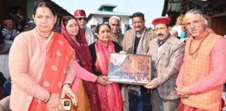 Uttarkashi:-विधानसभा अध्यक्ष ऋतु खण्डूडी भूषण ने नौगांव में बाबा बौख नाग के दर्शन कर की पूजा-अर्चना