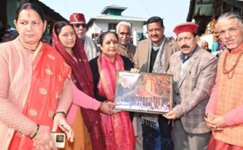 Uttarkashi:-विधानसभा अध्यक्ष ऋतु खण्डूडी भूषण ने नौगांव में बाबा बौख नाग के दर्शन कर की पूजा-अर्चना