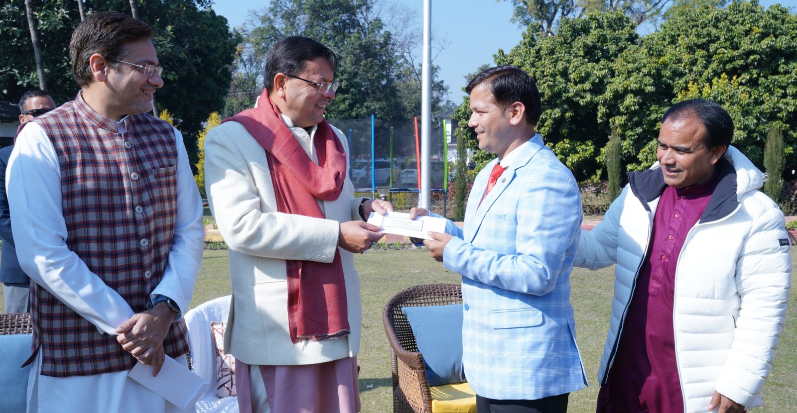 Uttarakhand:-सीएम धामी ने टैक्निकल संवर्ग में चयनित अभ्यर्थियों एवं पशुपालन  विभाग के अन्तर्गत चयनित सहायक लेखाकारों को प्रदान किए नियुक्ति ...