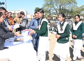 Dehradun:-श्री गुरू रामराय इण्टर कालेज में आयोजित बेटी पढ़ाओ बेटी बचाओ कार्यक्रम शामिल हुई विधानसभा अध्यक्ष,कालेज की छात्राओं को किया सम्मानित