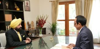 Uttarakhand:-श्रीदेव सुमन उत्तराखण्ड विश्वविद्यालय के कुलपति प्रो.एन.के.जोशी ने राज्यपाल से की भेंट,विश्वविद्यालय के आगामी एक वर्ष की कार्ययोजना का दिया प्रस्तुतीकरण