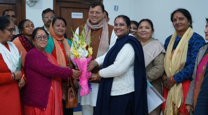 Dehradun:-अपनी विभिन्न मांगों को लेकर आशा स्वास्थ्य,आंगनबाड़ी कार्यकत्री,सेविका कर्मचारी यूनियन और भोजन माता कामगार यूनियन के पदाधिकारियों ने सीएम धामी से की भेंट