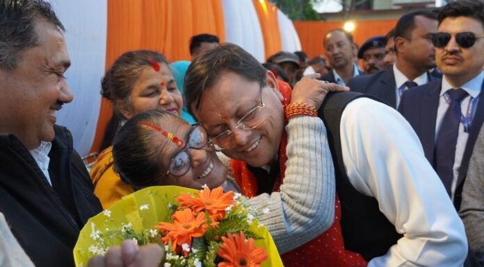 Tanakpur:-मुख्यमंत्री कैम्प कार्यालय में स्थानीय जनता से मिले सीएम धामी सुनी उनकी समस्याएं,संपर्क विभाग चंपावत द्वारा प्रकाशित विकास पुस्तिका का किया विमोचन