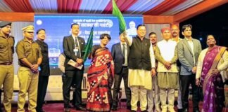 मुख्यमंत्री पुष्कर धामी ने टनकपुर देहरादून साप्ताहिक एक्सप्रेस ट्रेन का हरी झंडी दिखाकर किया शुभारंभ