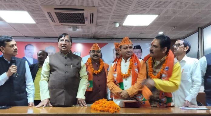 Lok Sabha Election:-उत्तराखंड में थम नहीं रहा कांग्रेस नेताओं का पाला बदलने का सिलसिला,पूर्व विधानसभा प्रत्याशियों सहित सैकड़ो समर्थक भाजाप में शामलि