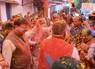 Holi 2024:-उत्तराखंड भाजपा मुख्यालय में धूम धाम से मनाया गया होली का उत्सव,सीएम धामी ने दिव्यांग जनों के साथ फूलों और रंगों से होली खेलकर दी शुभकामनाएँ
