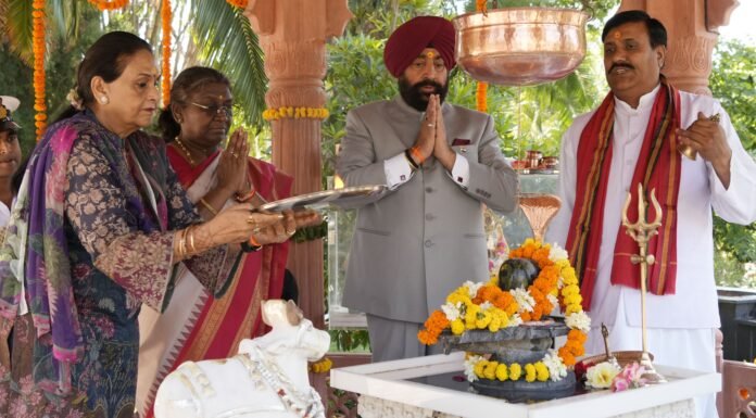 Dehradun:-राष्ट्रपति द्रोपदी मुर्मु ने राजभवन स्थित राजप्रज्ञेश्वर महादेव मंदिर में पूजा-अर्चना कर राजभवन देहरादून के वर्चुअल टूर का किया लोकार्पण