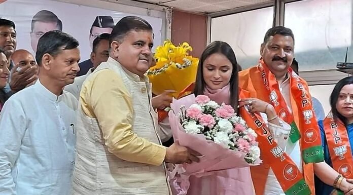 Uttarakhand:-कांग्रेस नेता हरक सिंह रावत की बहू अनुकृति गुसाईं ने थामा भाजपा का हाथ,कई कार्यकर्ता भी हुए शामिल