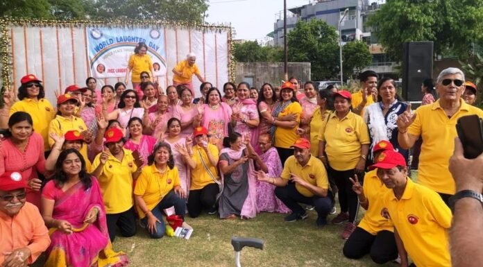world humor day:-नोएडा में जेवीसीसी लाफ्टर क्लब द्वारा मनाया गया विश्व हास्य दिवस,दिल खोलकर हंसे लोग,कार्यक्रम की सभी ने की सराहना