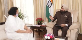UTTARAKHAND:-अहिंसा विश्व भारती के संस्थापक एवं जैन मुनि आचार्य लोकेश ने राज्यपाल गुरमीत सिंह से की भेंट
