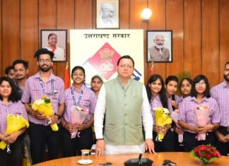 Uttarakhand:-मुख्यमंत्री पुष्कर सिंह धामी से जापान में केयर गिवर जॉब रोल के लिए चयनित युवाओं ने की भेंट