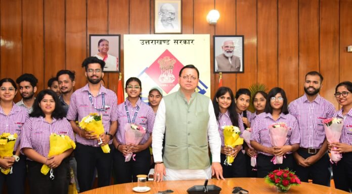 Uttarakhand:-मुख्यमंत्री पुष्कर सिंह धामी से जापान में केयर गिवर जॉब रोल के लिए चयनित युवाओं ने की भेंट