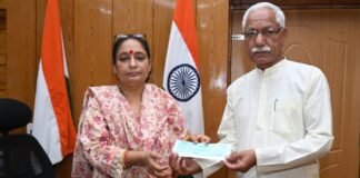 UTTARAKHAND:-विधानसभा अध्यक्ष ने उत्तरांचल देवी आपदा पीड़ित सहायता समिति को प्रदान की 2 लाख रुपये की आर्थिक मदद