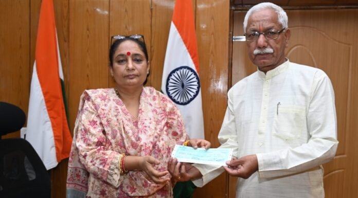 UTTARAKHAND:-विधानसभा अध्यक्ष ने उत्तरांचल देवी आपदा पीड़ित सहायता समिति को प्रदान की 2 लाख रुपये की आर्थिक मदद