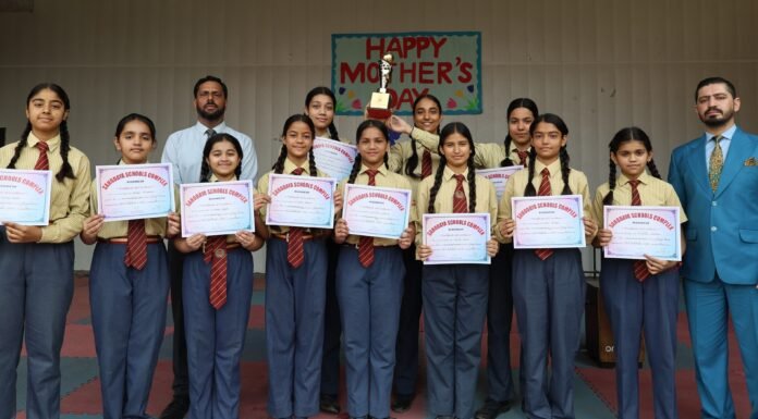 Rishikesh:-द्वितीय नॉर्थ इंडिया कराटे प्रतियोगिता में पदक जीत कर लौटे विजेताओं का रेड फोर्ट इंटरनेशनल पब्लिक स्कूल में भव्य स्वागत