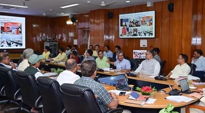 UTTARAKHAND:-मुख्यमंत्री पुष्कर धामी ने की चंपावत को आदर्श जनपद बनाने के लिए बनाई जा रही कार्ययोजनों और गतिमान कार्यों की समीक्षा