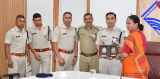 Uttarakhand:-सीआरपीएफ के प्रशिक्षु अधिकारियों ने मुख्य सचिव से की शिष्टाचार भेंट,आपदा प्रबंधन एवं अन्य मुद्दों पर की चर्चा