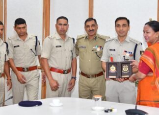 Uttarakhand:-सीआरपीएफ के प्रशिक्षु अधिकारियों ने मुख्य सचिव से की शिष्टाचार भेंट,आपदा प्रबंधन एवं अन्य मुद्दों पर की चर्चा