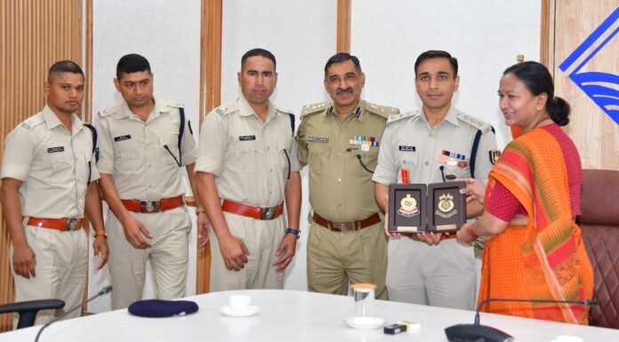 Uttarakhand:-सीआरपीएफ के प्रशिक्षु अधिकारियों ने मुख्य सचिव से की शिष्टाचार भेंट,आपदा प्रबंधन एवं अन्य मुद्दों पर की चर्चा