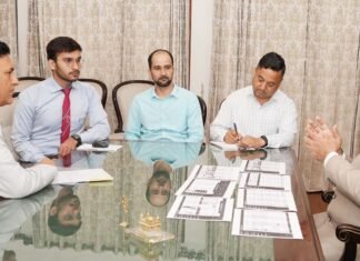 Dehradun:-राज्यपाल से ग्राफिक एरा हिल यूनिवर्सिटी के कुलपति संजय जसोला ने की शिष्टाचार भेंट,विश्वविद्यालय द्वारा बनाए गए डैशबोर्ड के संबंध में दिया प्रस्तुतीकरण