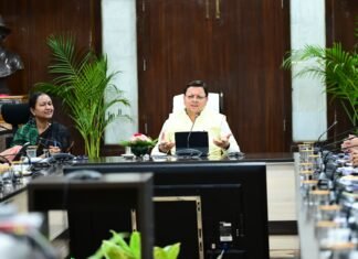 Uttarakhand:-मुख्यमंत्री ने की सी.एम.हेल्पलाइन 1905 की समीक्षा,अधिकारियों को जन समस्याओं के त्वरित समाधान के दिए निर्देश