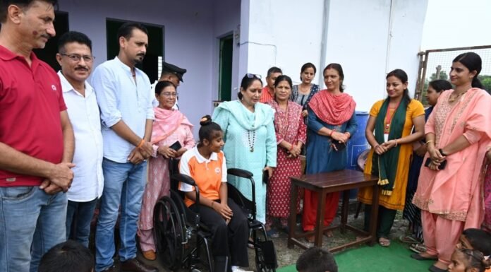 Kotdwar:-विधानसभा अध्यक्ष ने झंडीचौड़ स्थित दिव्यांग विद्यालय में बच्चों को प्रदान किए दिव्यांग उपकरण