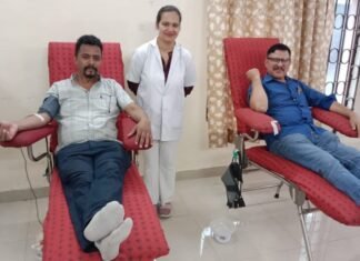 Dehradun:-एल.आई.सी कर्मचारी संगठन आल इंडिया इंश्योरेंस एमपलोईज ऐसोसीएशन ने अपने 74वें स्थापना दिवस पर किया रक्तदान शिविर का आयोजन