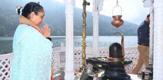 Nainital:-विधानसभा अध्यक्ष का कुमाऊं प्रवास,नयना देवी मंदिर और कैंची धाम किए दर्शन,पूजा-अर्चना कर प्रदेश की खुशहाली और समृद्धि के लिए की प्रार्थना