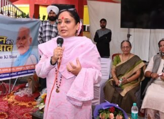 Dehradun:-विधानसभा अध्यक्ष ने कार्यकर्ताओं के साथ सुना पीएम मोदी का कार्यक्रम ‘मन की बात’ कहा-मां के नाम एक वृक्ष लगाकर भविष्य की पीढ़ी को करें सुरक्षित