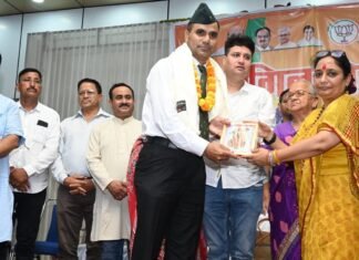 Kargil Vijay Diwas:-विधानसभा अध्यक्ष ने कोटद्वार में वीर सैनिकों और वीरांगनाओं को नमन करते हुए अर्पित की श्रद्धांजलि