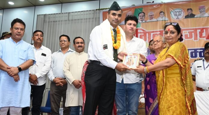 Kargil Vijay Diwas:-विधानसभा अध्यक्ष ने कोटद्वार में वीर सैनिकों और वीरांगनाओं को नमन करते हुए अर्पित की श्रद्धांजलि