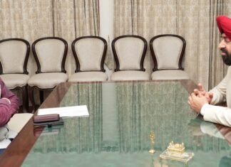 Uttarakhand:-राज्यपाल से राजभवन में सचिव कार्यक्रम क्रियान्वयन और संस्कृत शिक्षा दीपक कुमार ने की शिष्टाचार भेंट