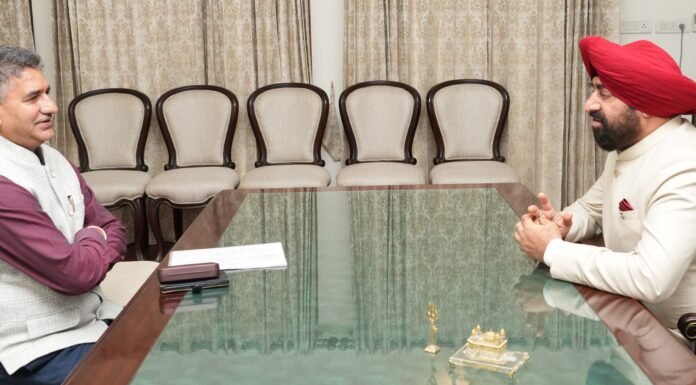 Uttarakhand:-राज्यपाल से राजभवन में सचिव कार्यक्रम क्रियान्वयन और संस्कृत शिक्षा दीपक कुमार ने की शिष्टाचार भेंट