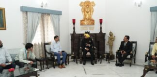 Uttarakhand:-उत्तरांचल विश्वविद्यालय के प्रतिकुलपति डॉ.राजेश बहुगुणा,सिद्धार्थ लॉ कॉलेज के प्रो.शराफत अली,डॉ.वैभव उनियाल एवं प्रो.अंजुम परवेज ने राज्यपाल से की शिष्टाचार भेंट