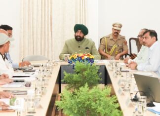 Dehradun:-राज्यपाल ने ली समस्त राज्य विश्वविद्यालयों की समीक्षा बैठक कहा-महाविद्यालयों और संस्थानों का औचक निरीक्षण करें कुलपति