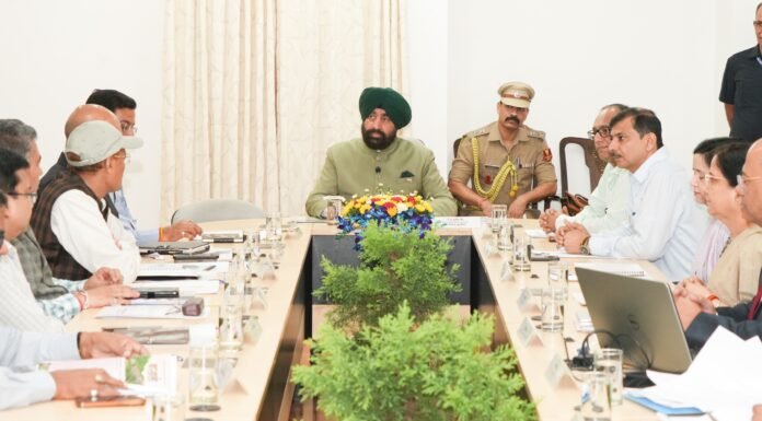 Dehradun:-राज्यपाल ने ली समस्त राज्य विश्वविद्यालयों की समीक्षा बैठक कहा-महाविद्यालयों और संस्थानों का औचक निरीक्षण करें कुलपति