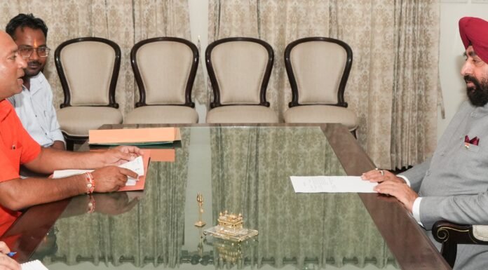 Uttarakhand:-राज्य सफाई कर्मचारी आयोग के सदस्य विनय प्रताप सिंह ने राज्यपाल से की शिष्टाचार भेंट