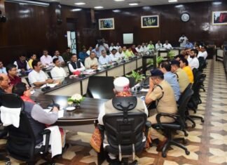 Char Dham Yatra:-तीर्थ पुरोहितों,पदाधिकारियों,होटल एसोसिएशन,टूर ऑपरेटर,ट्रांसपोर्टस और व्यापार मण्डल के साथ सीएम धामी की बैठक कहा-यात्रा का सकुशल संचालन हम सबकी सामूहिक जिम्मेदारी