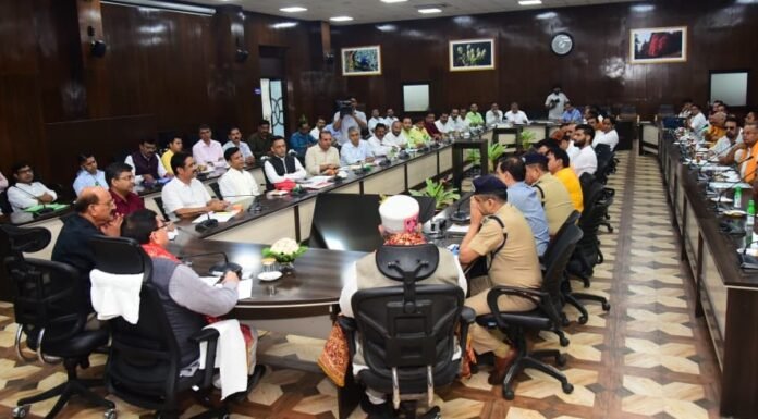 Char Dham Yatra:-तीर्थ पुरोहितों,पदाधिकारियों,होटल एसोसिएशन,टूर ऑपरेटर,ट्रांसपोर्टस और व्यापार मण्डल के साथ सीएम धामी की बैठक कहा-यात्रा का सकुशल संचालन हम सबकी सामूहिक जिम्मेदारी