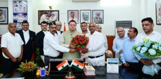 Uttarakhand:-बार एसोसिएशन के पदाधिकारी-अधिवक्ता और सचिवालय संघ के पदाधिकारियों ने सीएम धामी से की भेंट