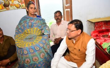 Chamoli:-लेह-लद्दाख में ड्यूटी के दौरान शहीद हुए हवलदार बसुदेव सिंह के परिजनों से मिले सीएम धामी,व्यक्त की शोक-संवेदना